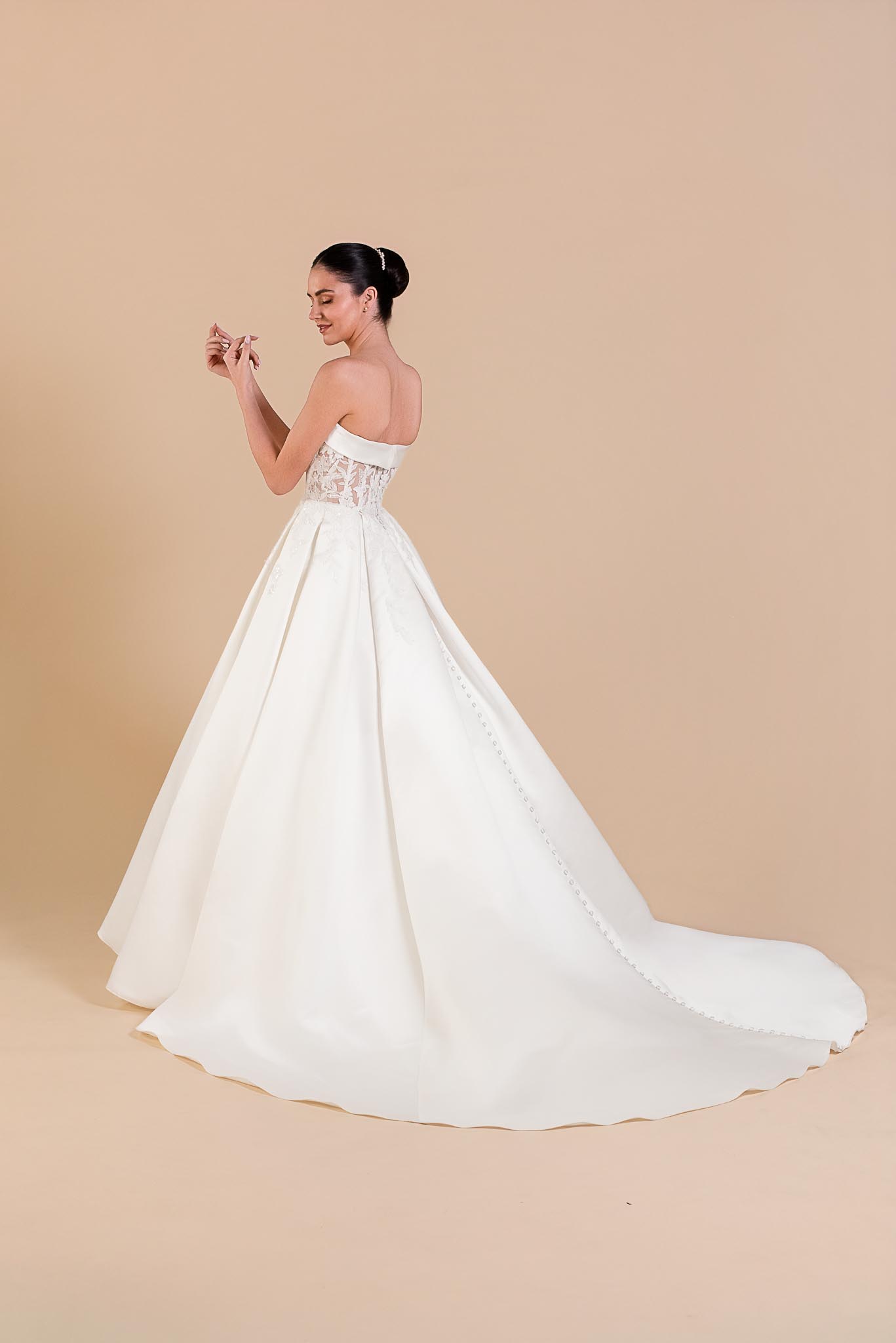 INOUBLIABLE-8121-2 Robe de mariée Inoubliable en satin collection Eglantine 2027